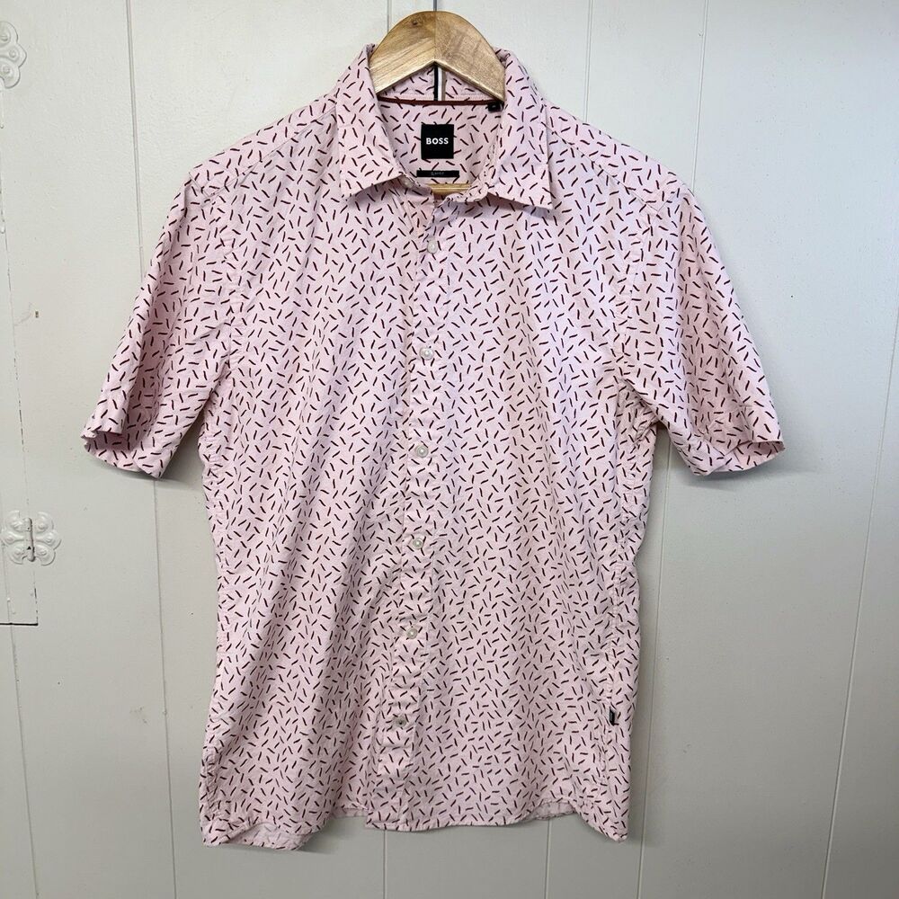 Hugo Boss Slim Fit Short Sleeve Button Down Shirt Pink AOP Men M EUC